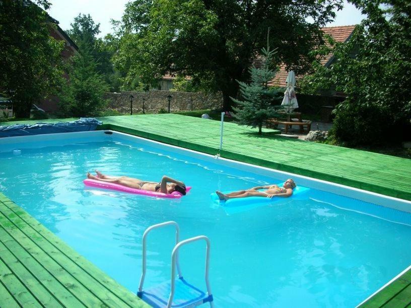 Gosciniec Ella Inn Lipniki Lipniki  ภายนอก รูปภาพ
