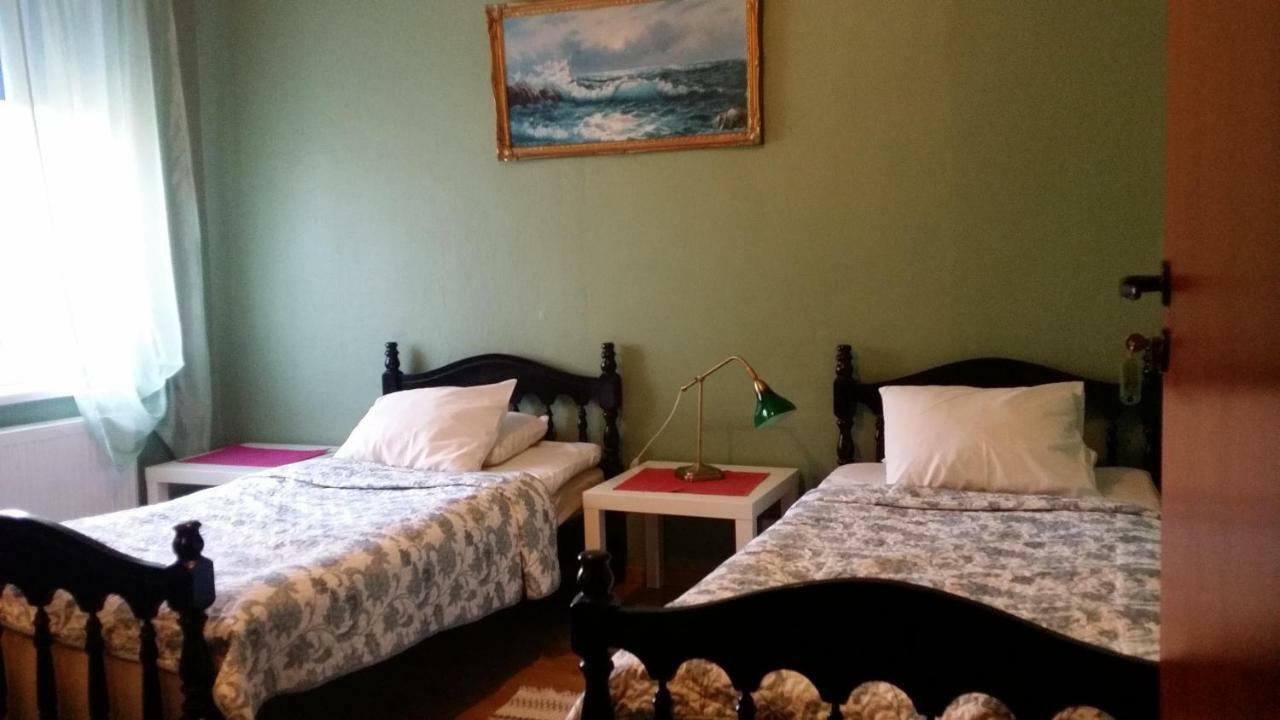 Gosciniec Ella Inn Lipniki Lipniki  ภายนอก รูปภาพ