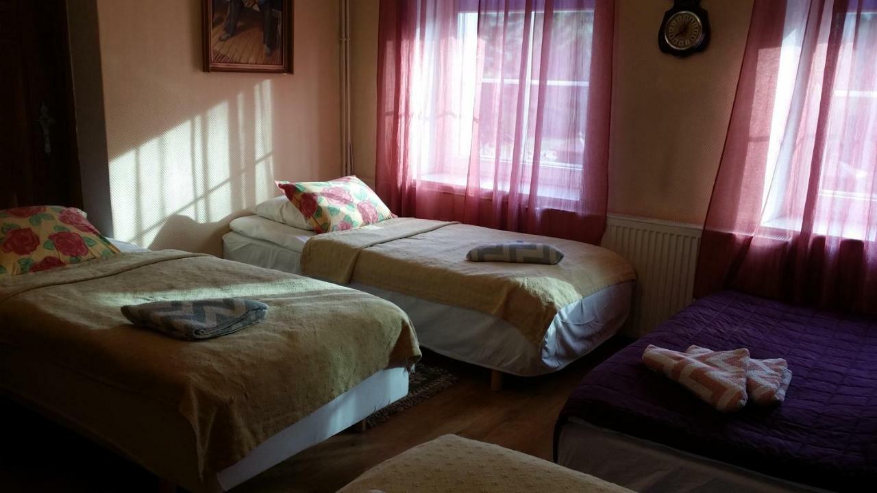 Gosciniec Ella Inn Lipniki Lipniki  ภายนอก รูปภาพ