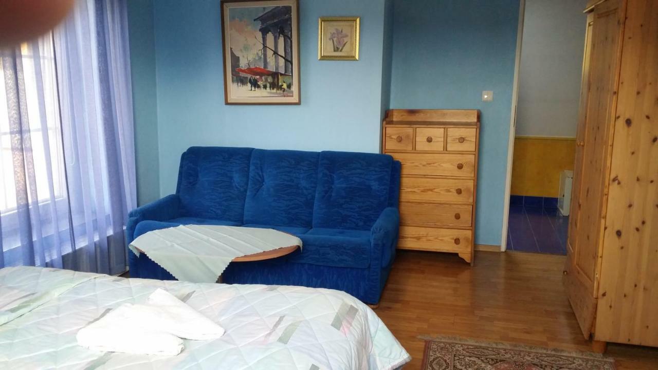 Gosciniec Ella Inn Lipniki Lipniki  ภายนอก รูปภาพ