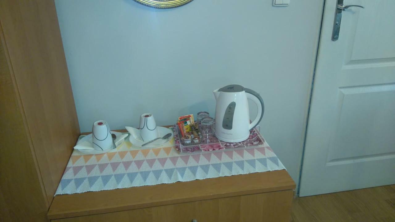 Gosciniec Ella Inn Lipniki Lipniki  ภายนอก รูปภาพ