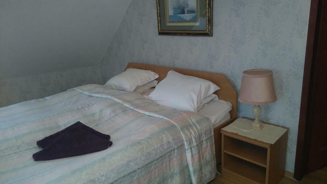 Gosciniec Ella Inn Lipniki Lipniki  ภายนอก รูปภาพ
