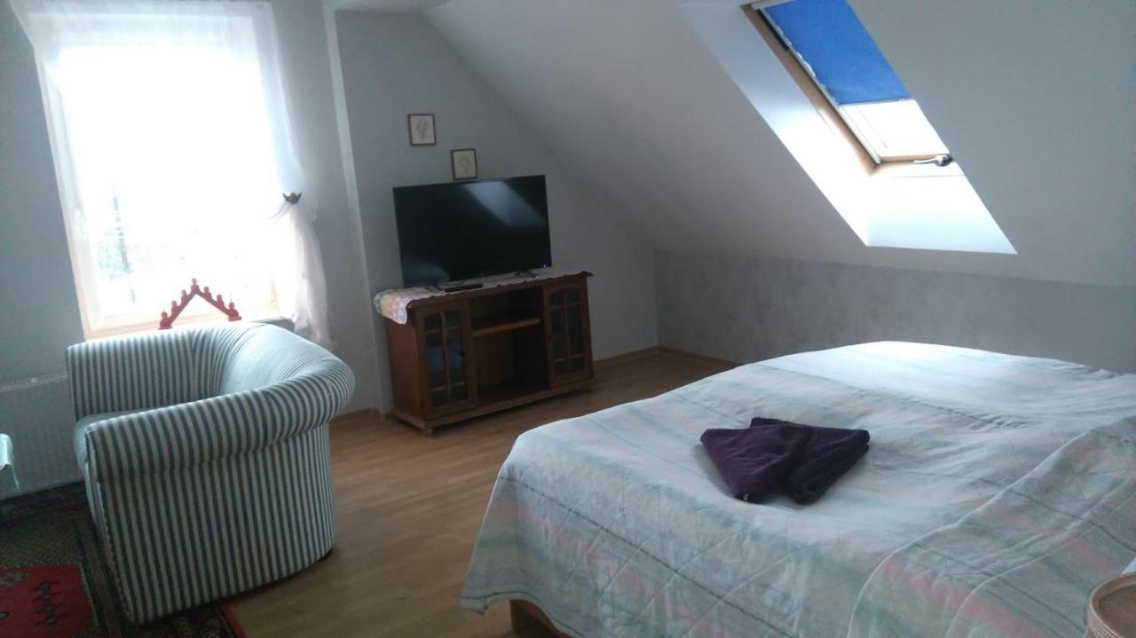 Gosciniec Ella Inn Lipniki Lipniki  ภายนอก รูปภาพ
